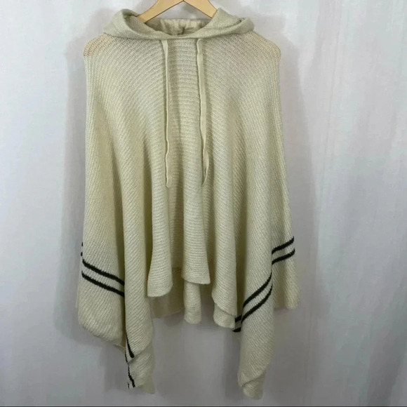 La Classe  Couture Ivory Knit Stripe Hooded Poncho - Picture 2 of 8